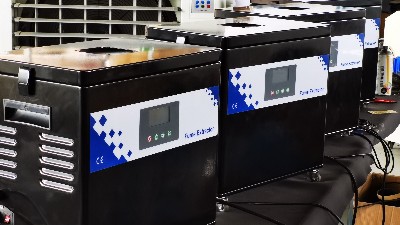 生產(chǎn)制造企業(yè)的車間煙塵怎么解決，執(zhí)信環(huán)保車間煙霧凈化器凈化煙塵！
